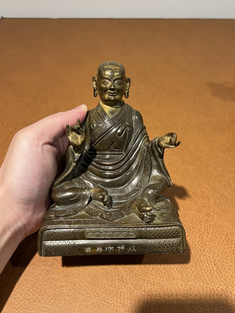 清乾隆 铜泥金戍博迦尊者坐像 - 图4