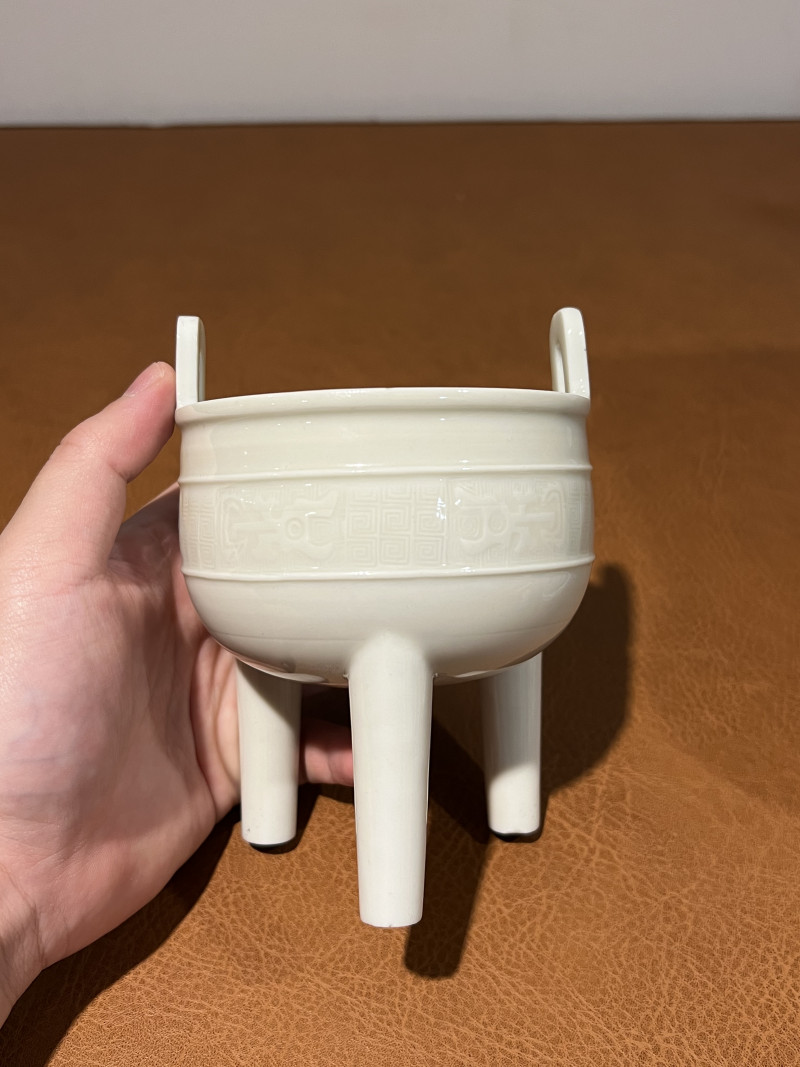 十七世纪 德化饕餮纹鼎炉 - 图3