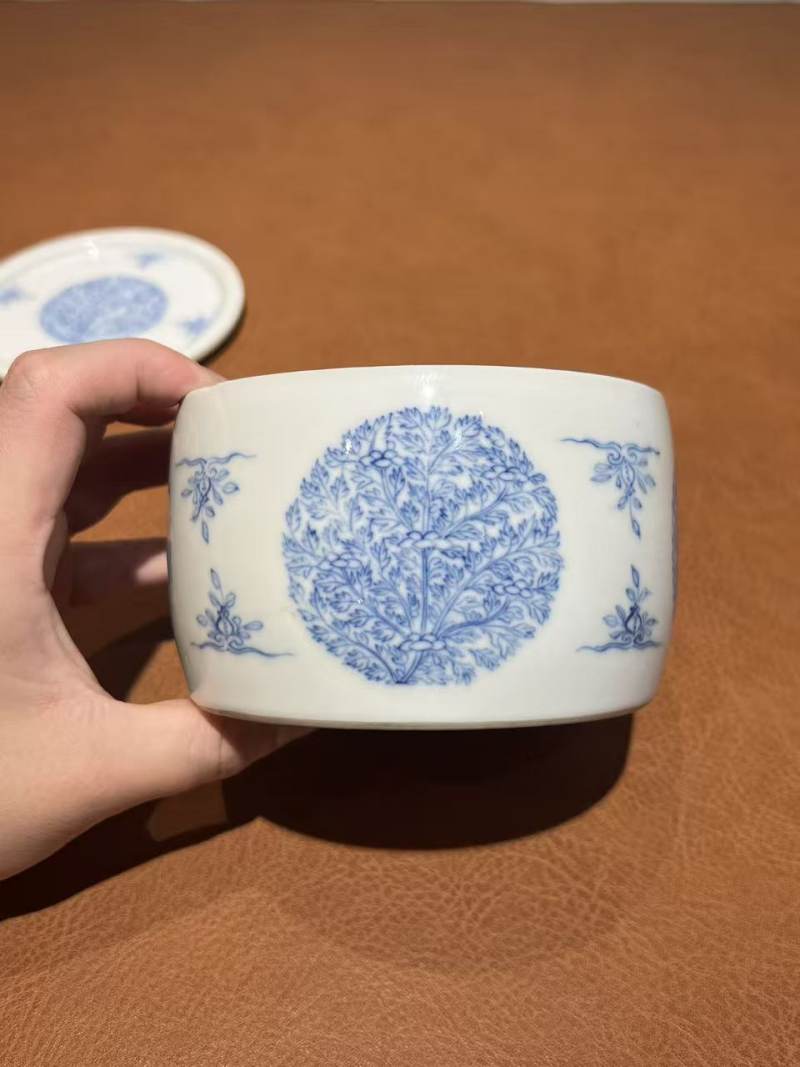 清雍正 青花团花纹蟋蟀罐 - 图7
