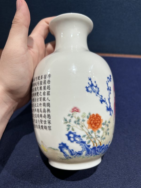 民国 粉彩乾隆鸡缸杯图胆瓶 - 图3