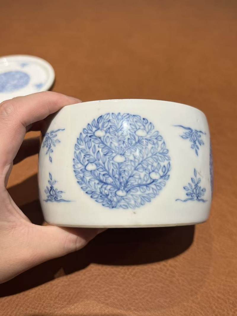 清雍正 青花团花纹蟋蟀罐 - 图9