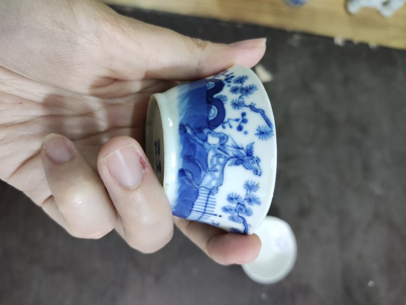 清 青花山水纹杯、青花人物纹杯 - 图5