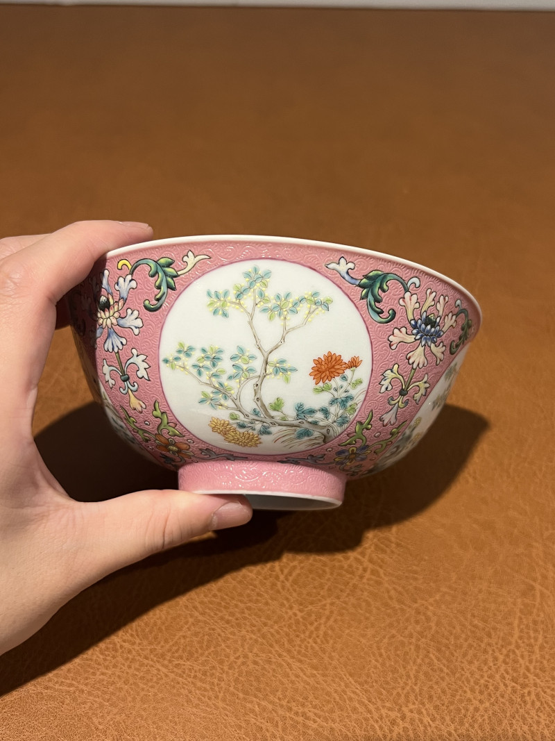 清道光 粉地洋彩轧道开光丹桂飘香纹节令膳碗 - 图5