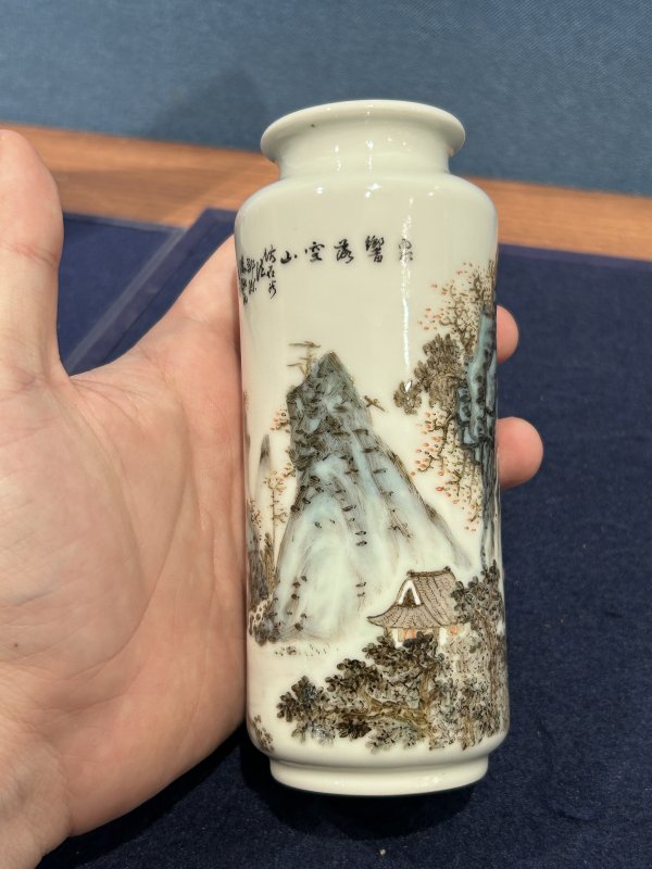 民国 邹岭粉彩泉响落空山图瓶 - 图6