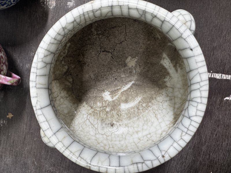 清 哥釉开片双狮耳炉 - 图12