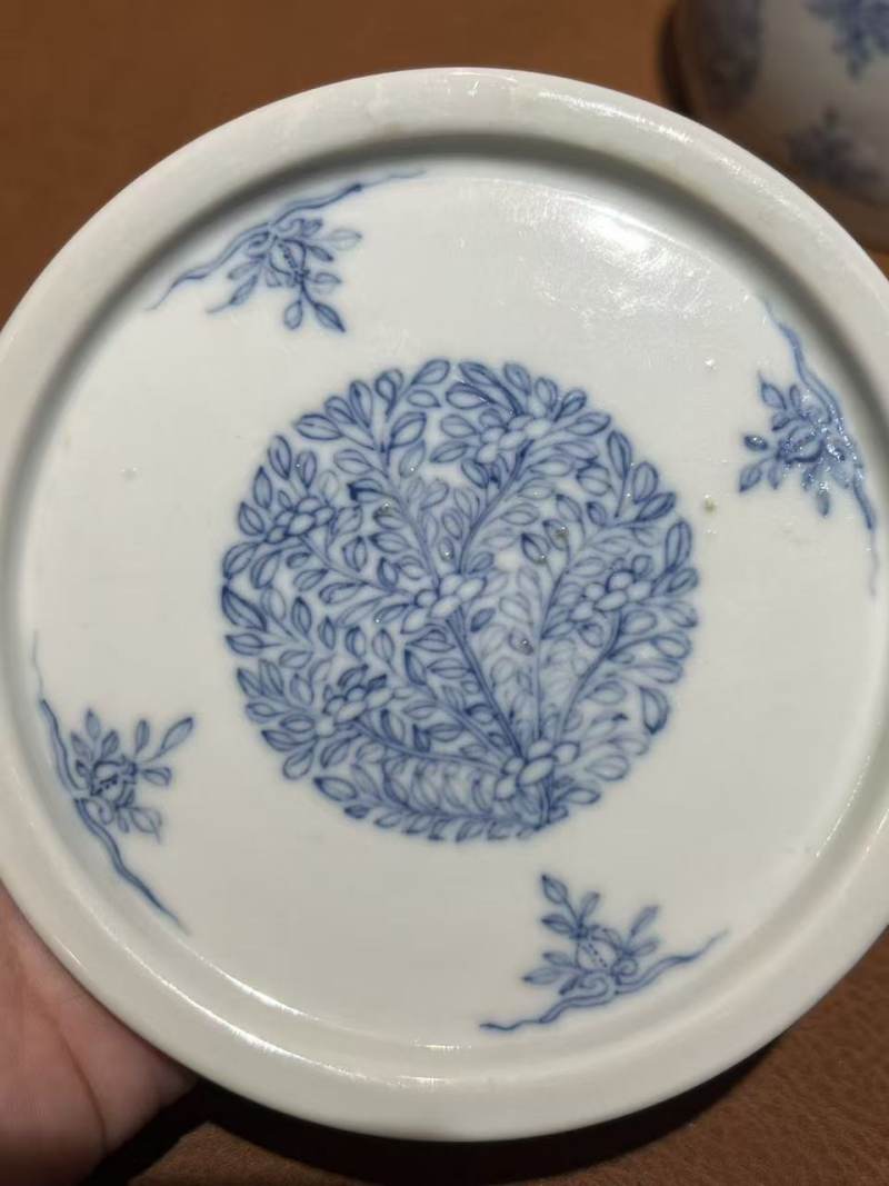 清雍正 青花团花纹蟋蟀罐 - 图10
