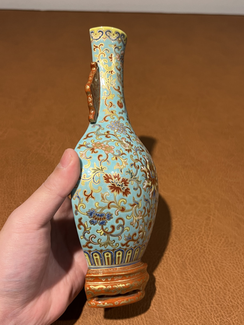 清嘉庆 御制松石绿地洋彩描金缠枝花卉纹壁瓶 - 图7