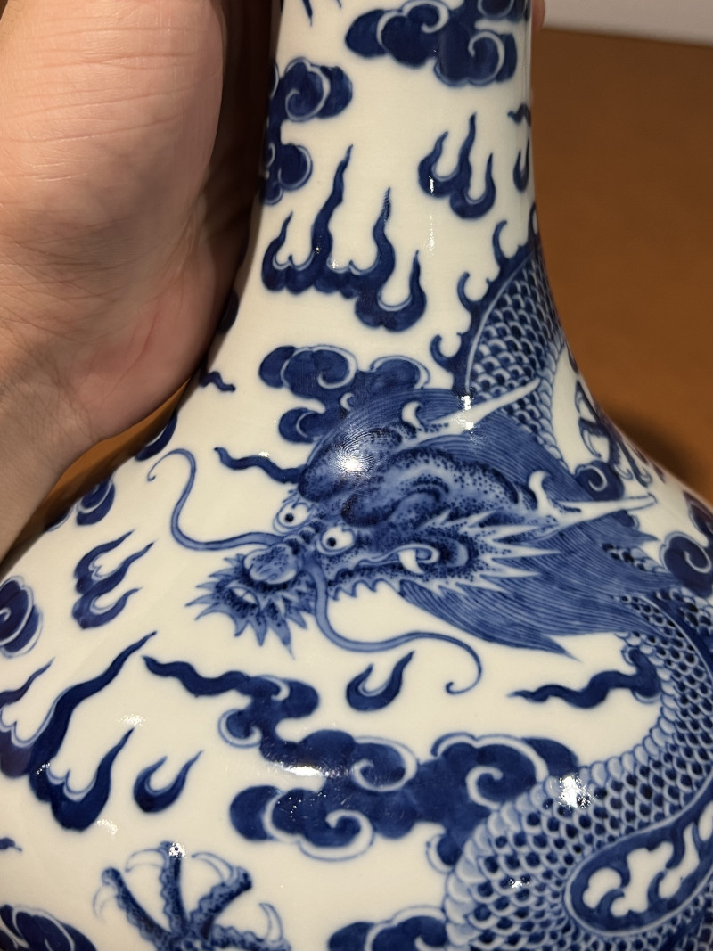 清嘉庆 青花云龙纹撇口瓶 - 图4