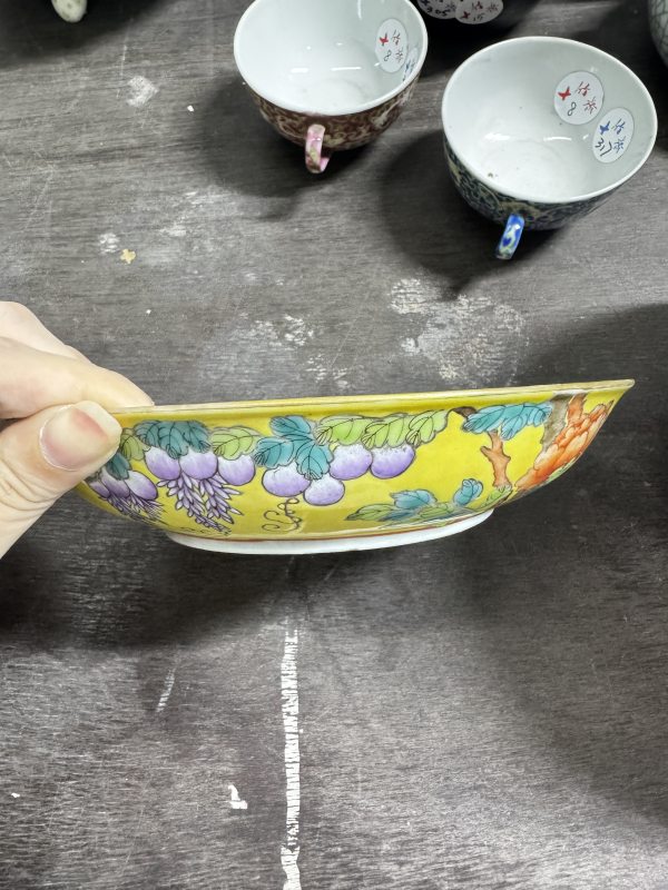 清 黄地粉彩花鸟纹盘 - 图10