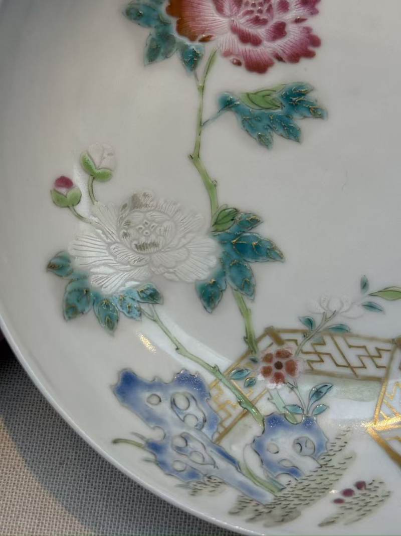 清雍正 粉彩花卉纹盘(一对) - 图7