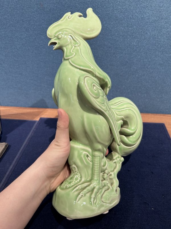 1950～60年作 曾龙升粉彩青釉雄鸡瓷塑 - 图3