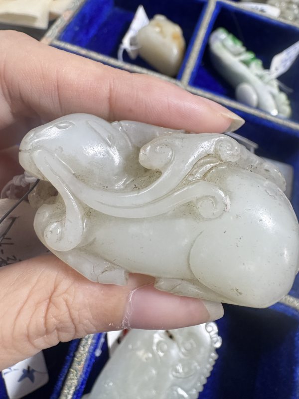 清 玉鹿衔灵芝 - 图3