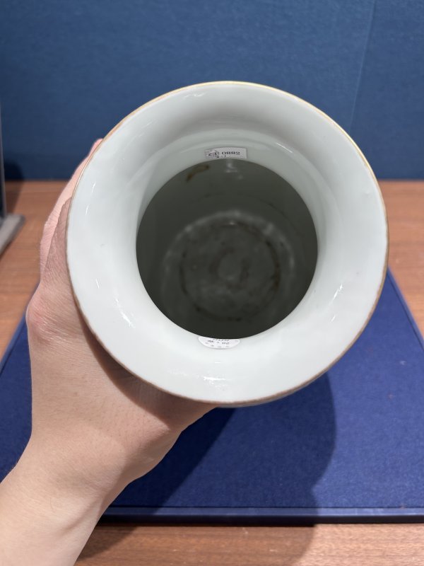 民国 王锡良粉彩开光虎溪三笑 三顾茅庐图瓶 - 图8