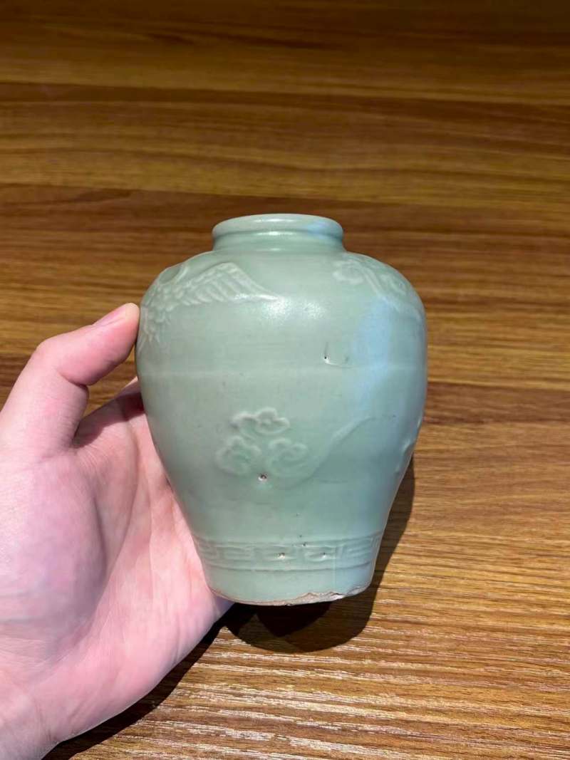 明 龙泉刻云鹤纹小罐 - 图2