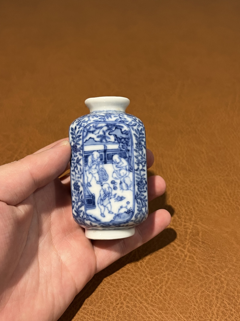 清 青花缠枝花卉开光婴戏图小瓶 - 图3