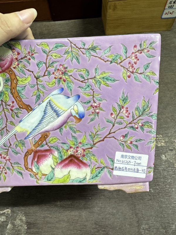 清 粉彩花鸟四方花盆一对 - 图3