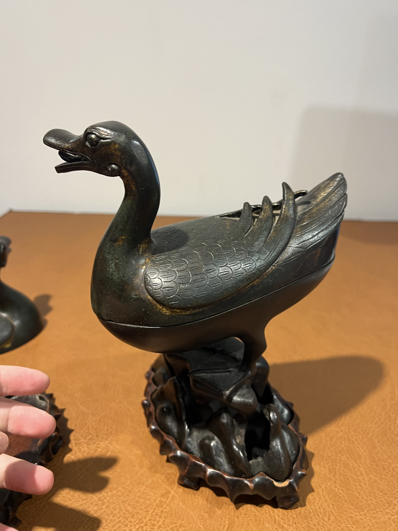 明 铜鎏金鸭香薰一对 - 图7