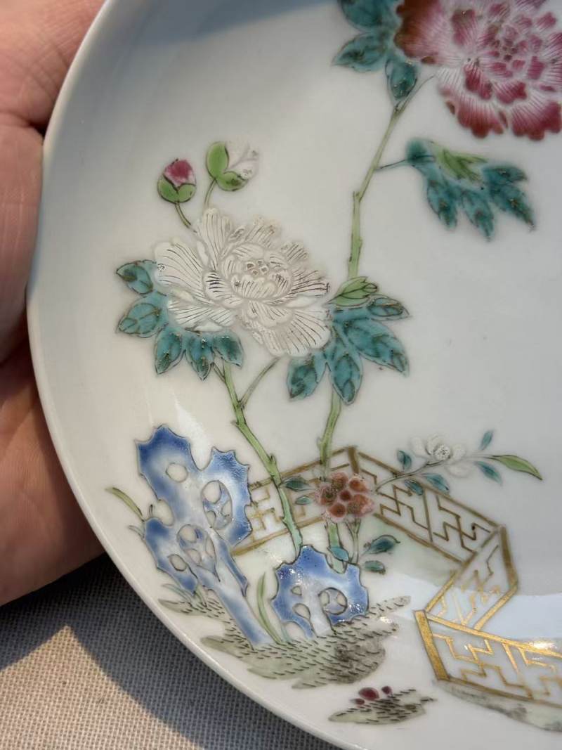 清雍正 粉彩花卉纹盘(一对) - 图10