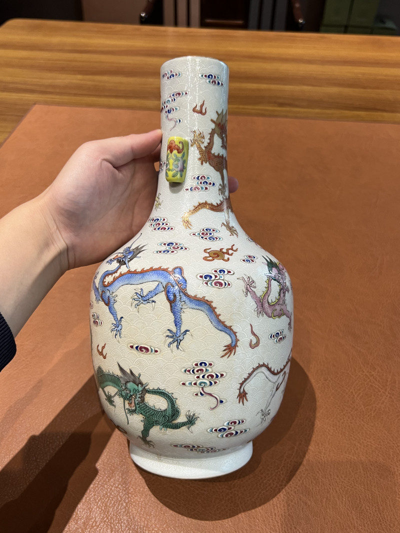 清咸丰 粉彩轧道龙纹双耳瓶 - 图4