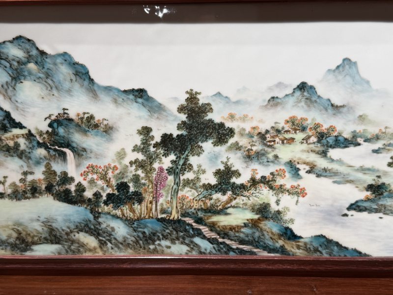 1954年作 汪小亭粉彩红树山庄图横画长条瓷板 - 图12
