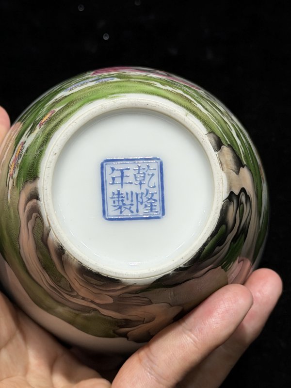 民国 叶震嘉风格珐琅彩西洋美女图瓶 - 图8