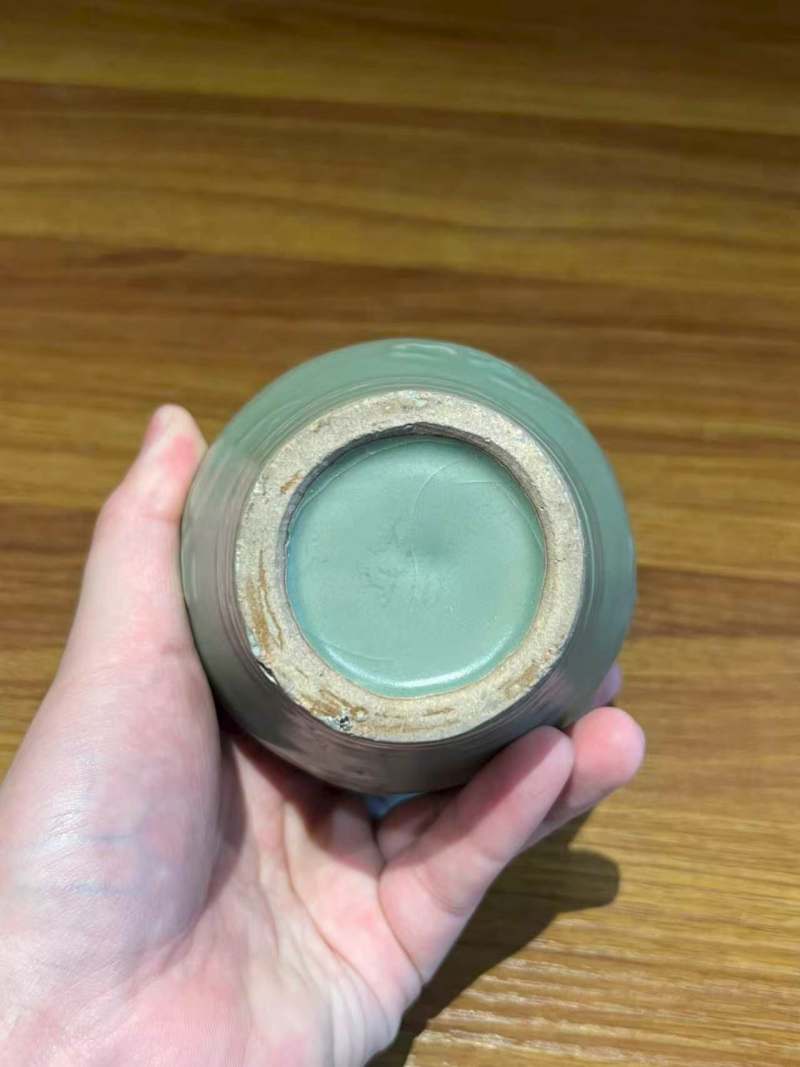 明 龙泉刻云鹤纹小罐 - 图5
