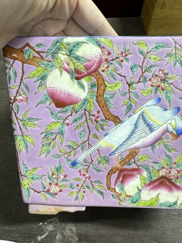 清 粉彩花鸟四方花盆一对 - 图4