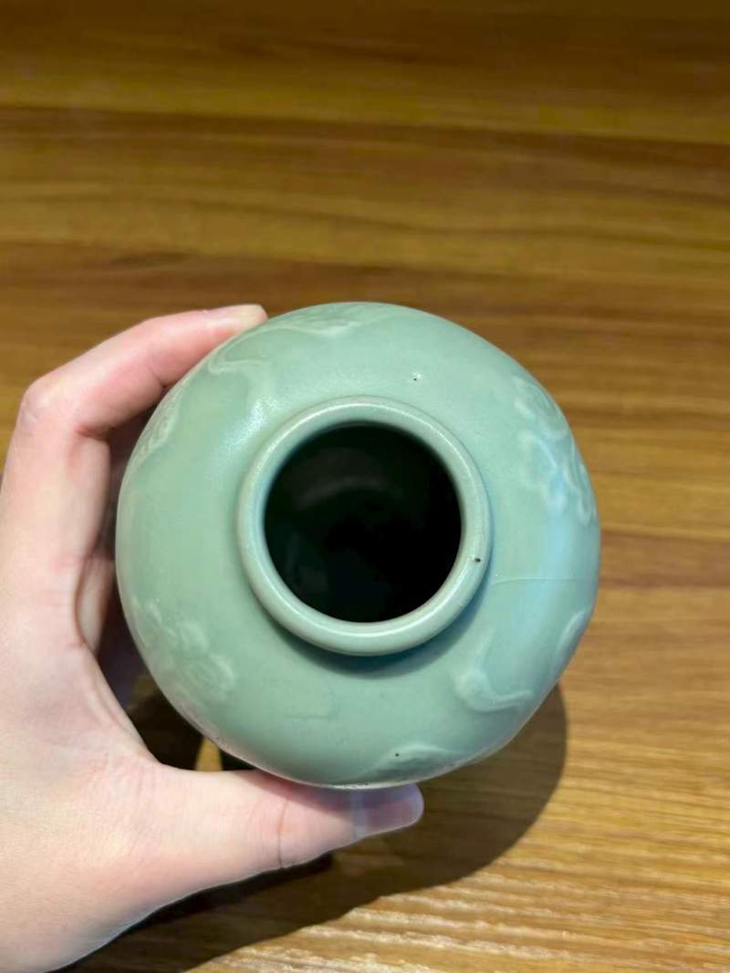 明 龙泉刻云鹤纹小罐 - 图6