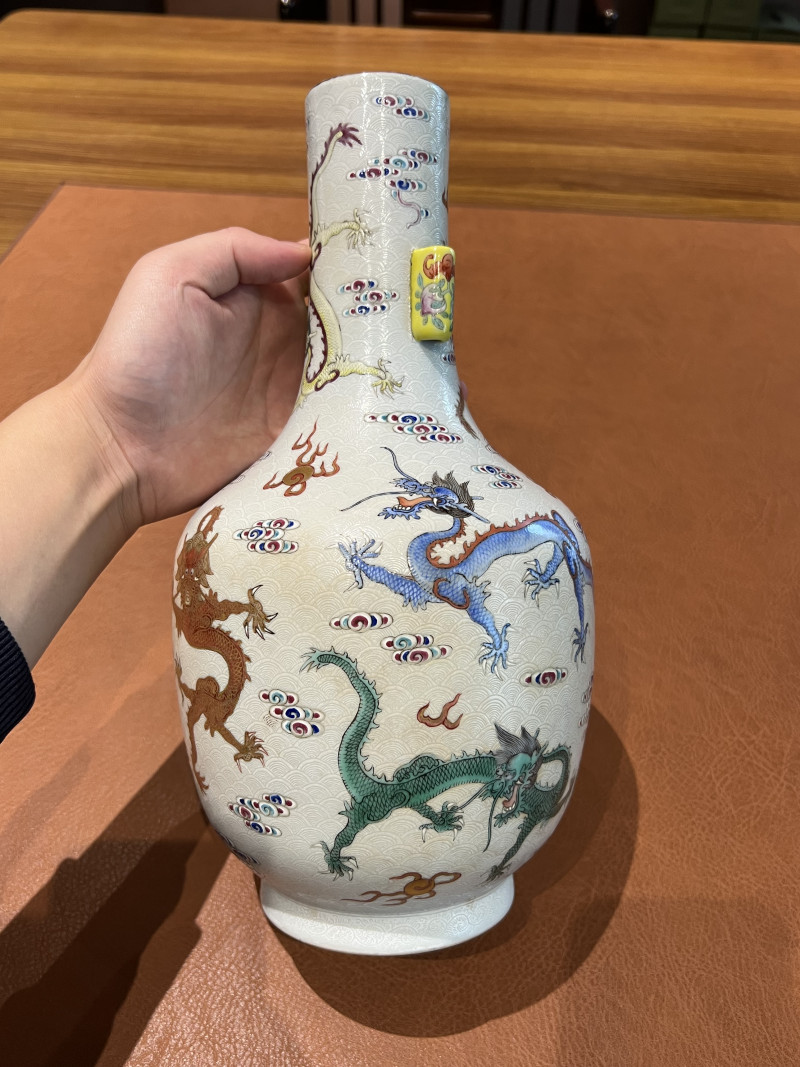 清咸丰 粉彩轧道龙纹双耳瓶 - 图5