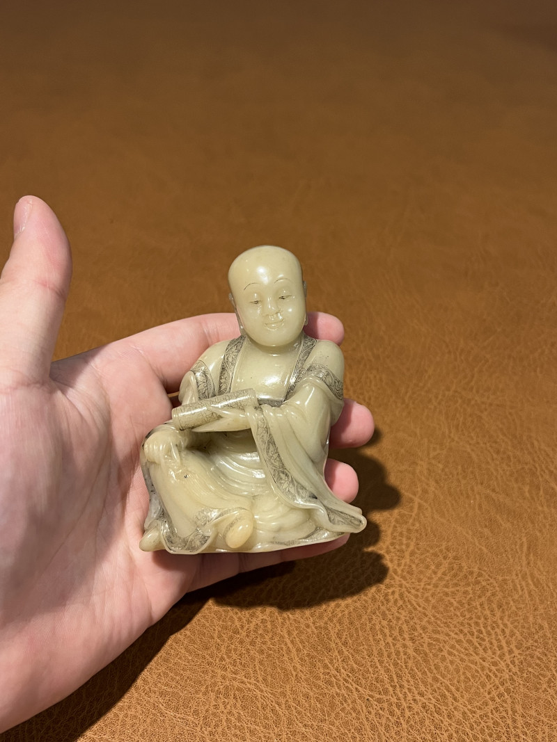 清早期 寿山石持卷罗汉 - 图3