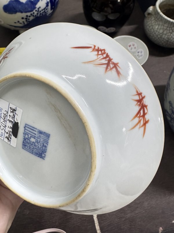 清 白地轧道粉彩花卉纹盘 - 图10