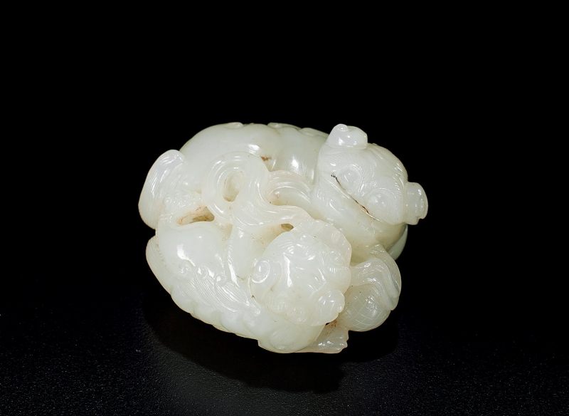 清  白玉雕太狮少狮