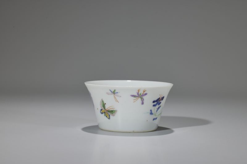 清中期  粉彩蝶恋花马蹄杯 - 图4