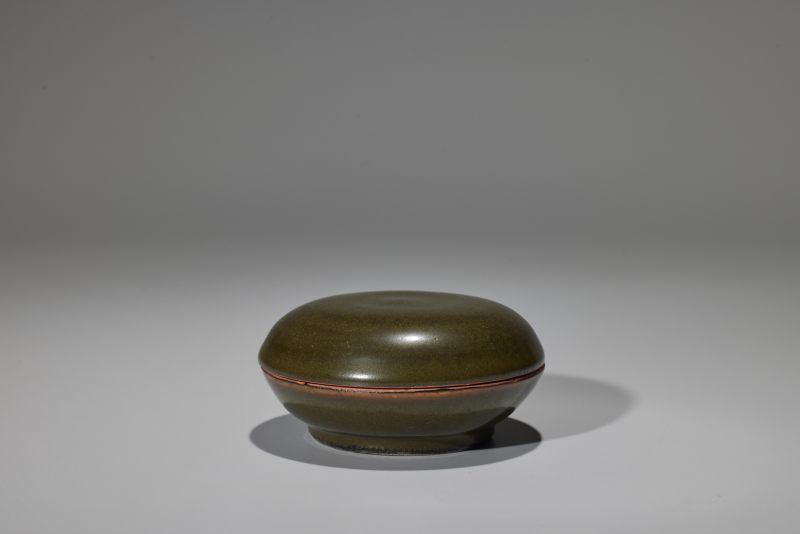 清乾隆  茶叶末釉印盒 - 图2