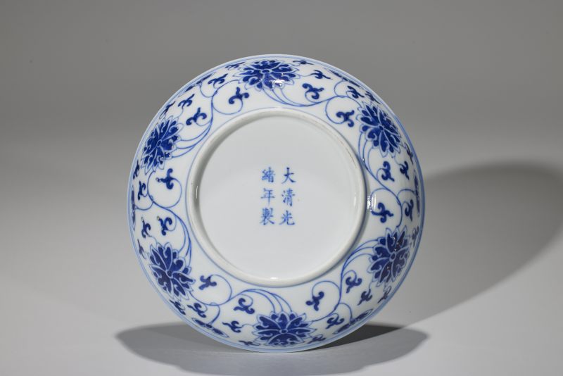 清光绪  青花缠枝莲纹盘 - 图5