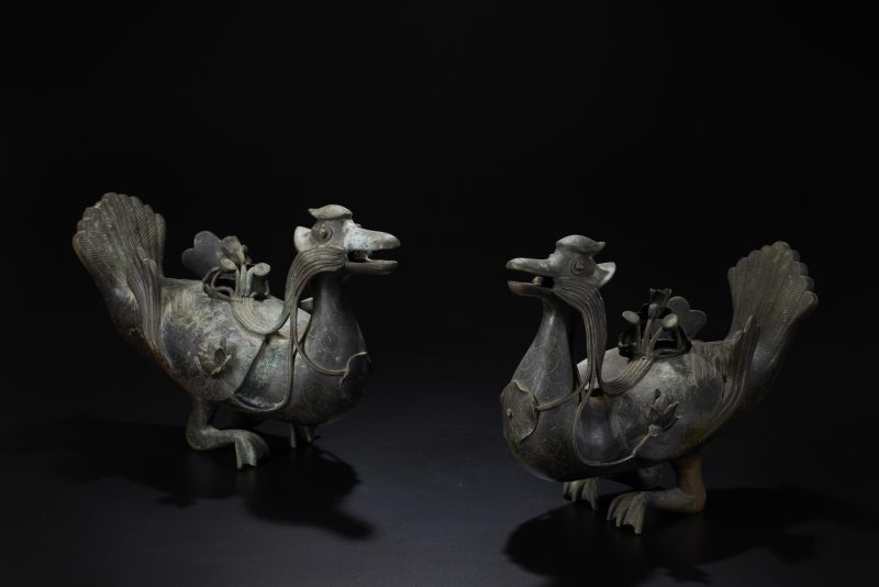 清  铜鸳鸯香薰一对 - 图2