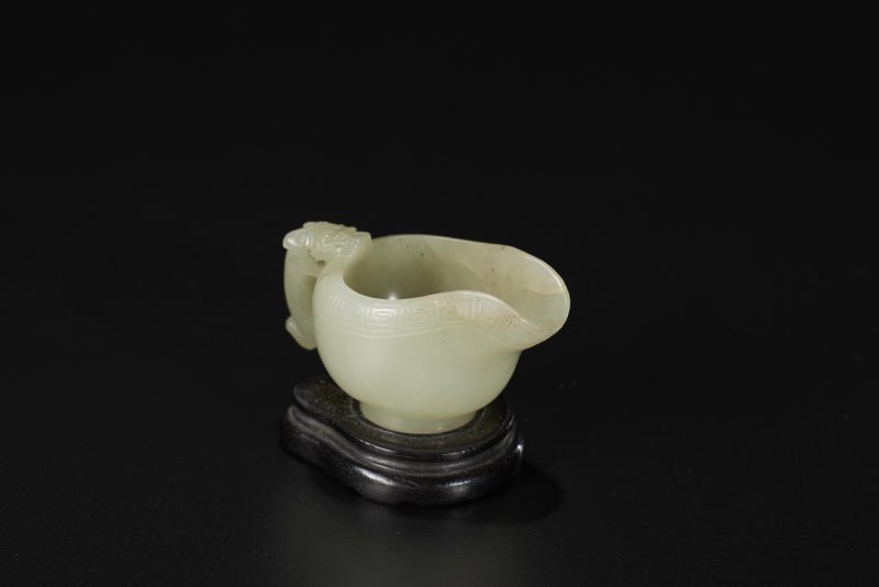 明  白玉螭龙纹爵杯 - 图4