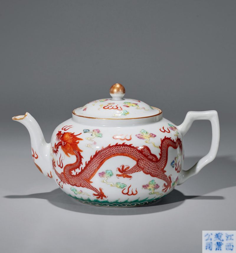 民国  粉彩双龙赶珠纹茶壶