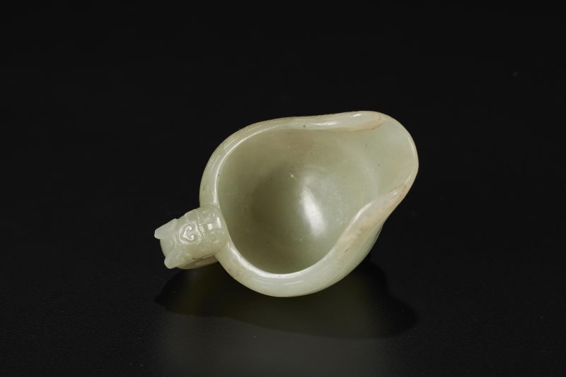 明  白玉螭龙纹爵杯 - 图5