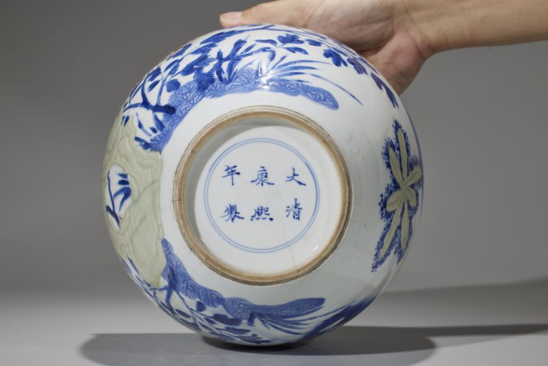 清康熙  釉下三彩玉兰牡丹竹石图案缸 - 图8