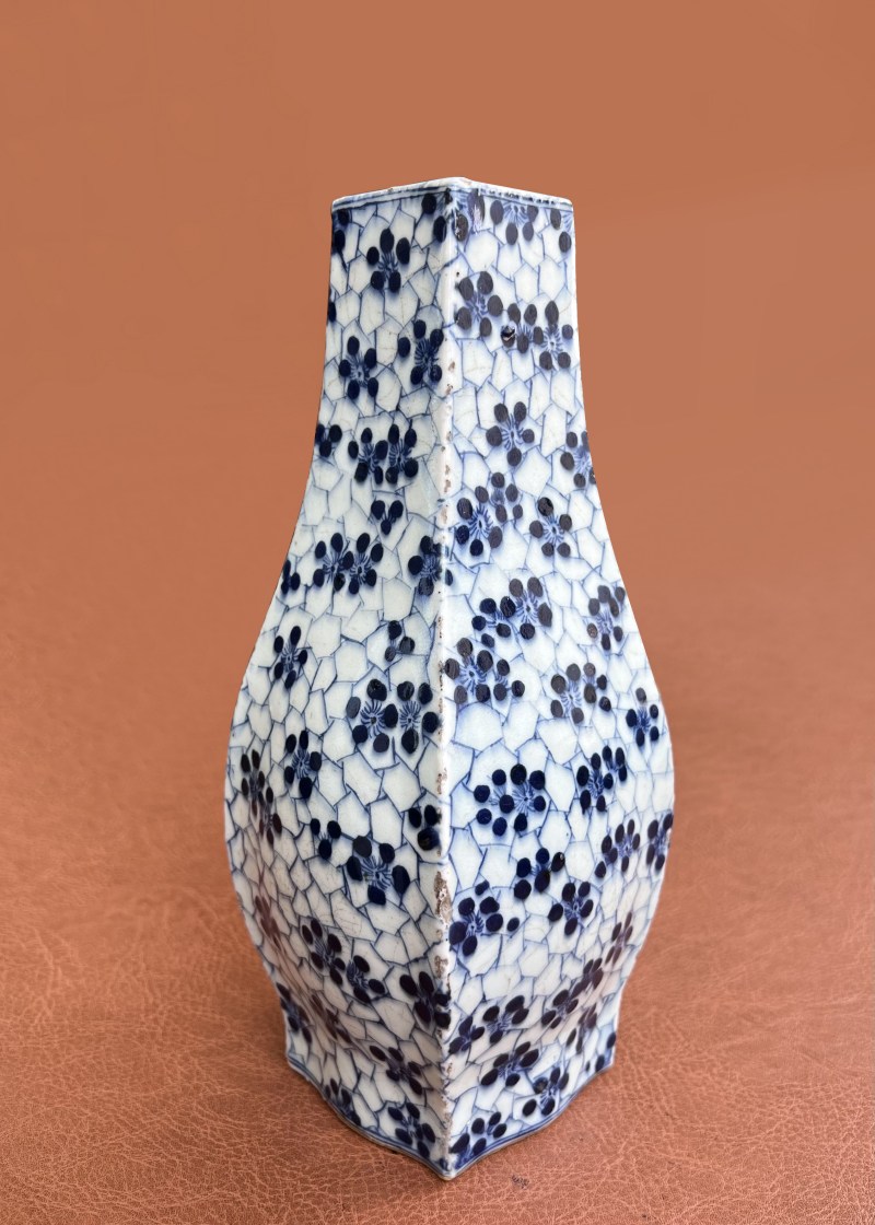 清中期 青花冰梅纹方瓶 - 图2