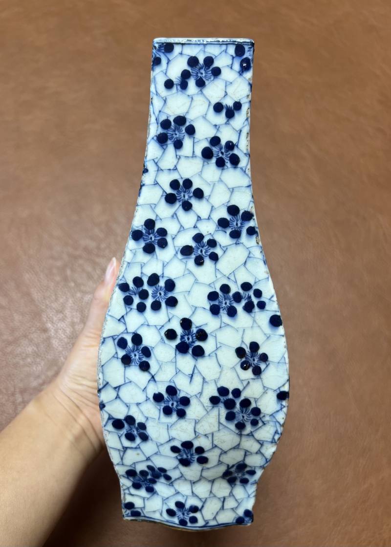 清中期 青花冰梅纹方瓶 - 图5