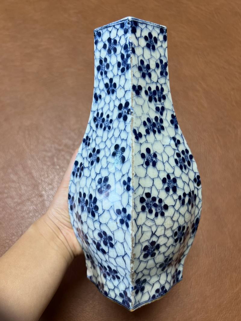 清中期 青花冰梅纹方瓶 - 图8