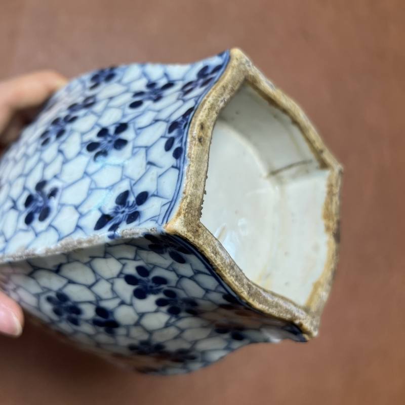 清中期 青花冰梅纹方瓶 - 图15