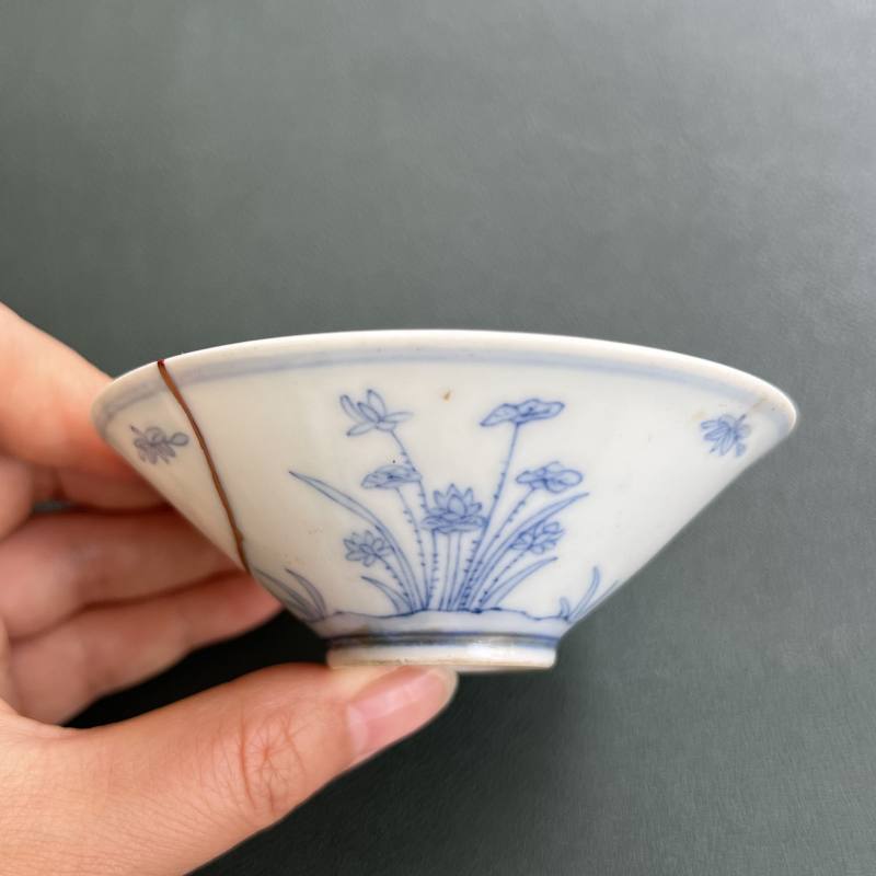 明 仿成化青花折枝花卉纹斗笠盏 - 图4