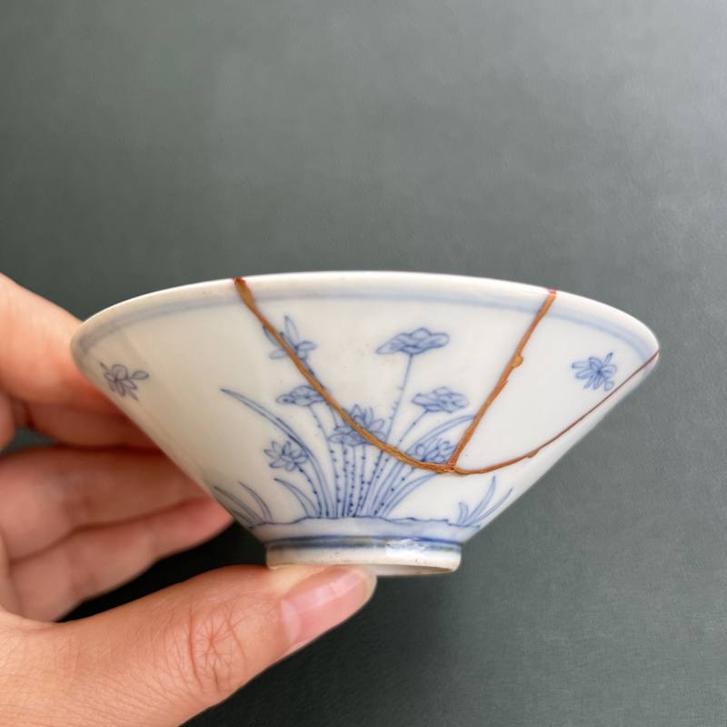 明 仿成化青花折枝花卉纹斗笠盏 - 图5