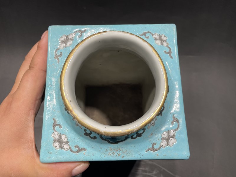 清光绪 松石绿地墨彩花鸟纹琮式瓶一对 - 图6