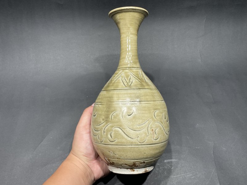 明 耀州刻花玉壶春瓶 - 图3