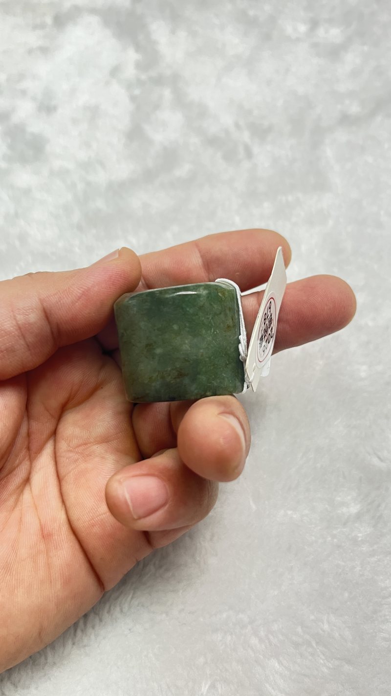 翡翠素面马鞍扳指 - 图4