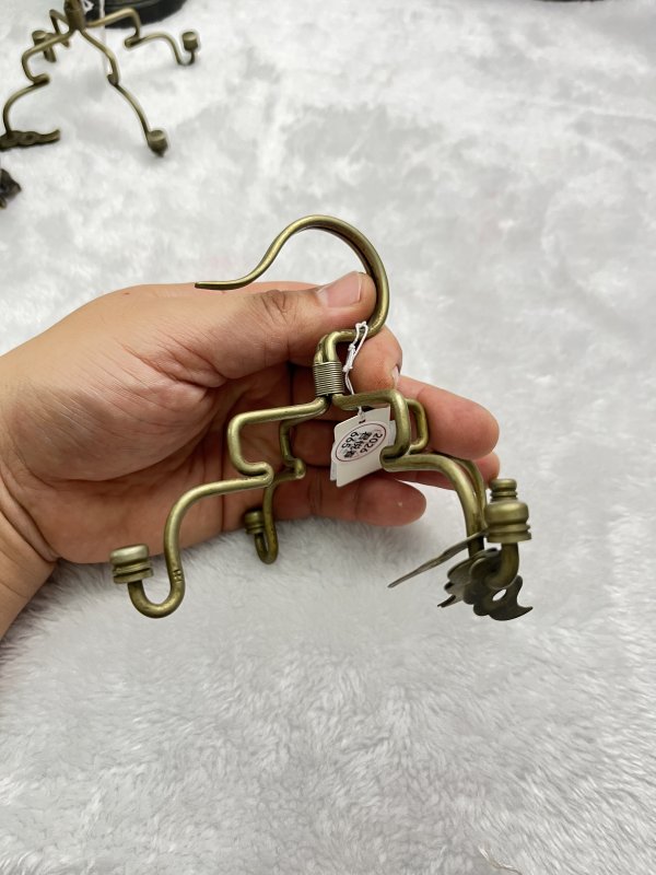 “小王钩”制  四爪铜鸟笼钩一对（河东小王） - 图3